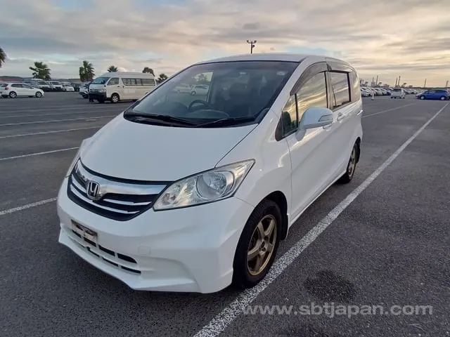 Honda Freed G 2014 photo 2