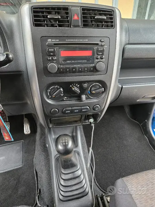 Suzuki Jimny 2008 photo 4