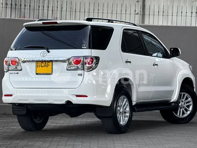 Toyota Fortuner 2015 photo 2