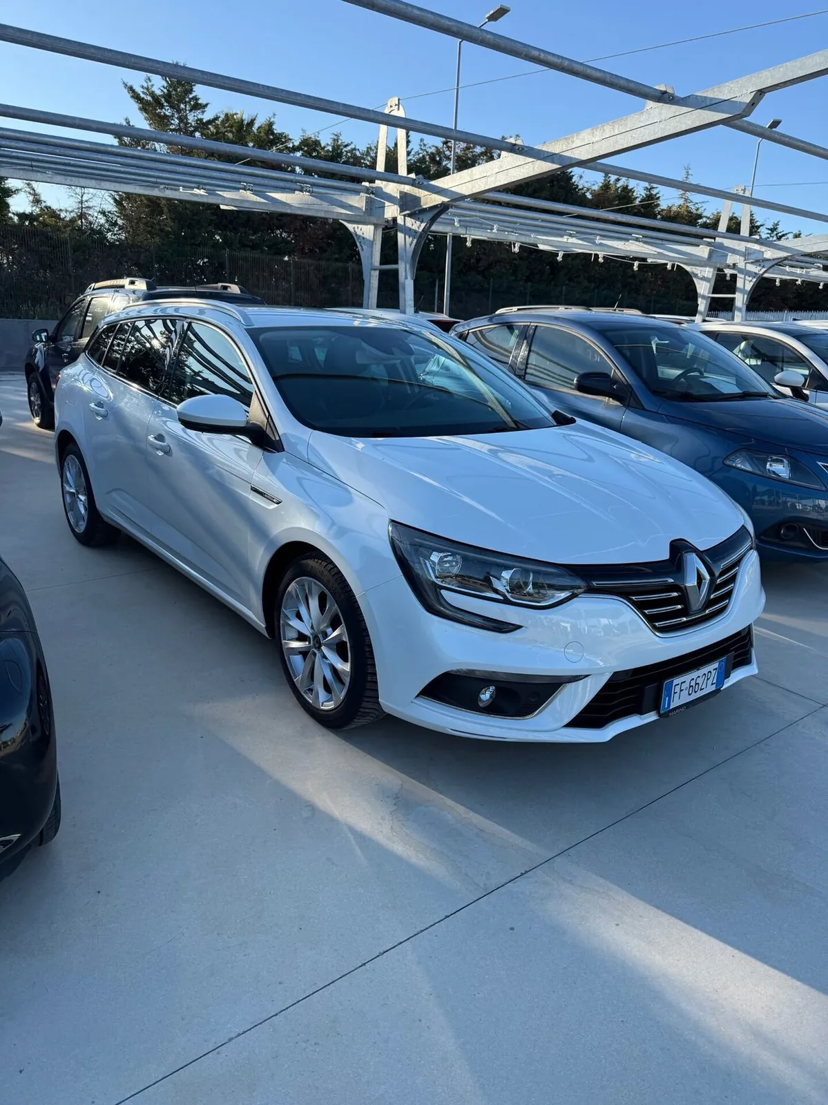 Renault Megane 2016 photo 2