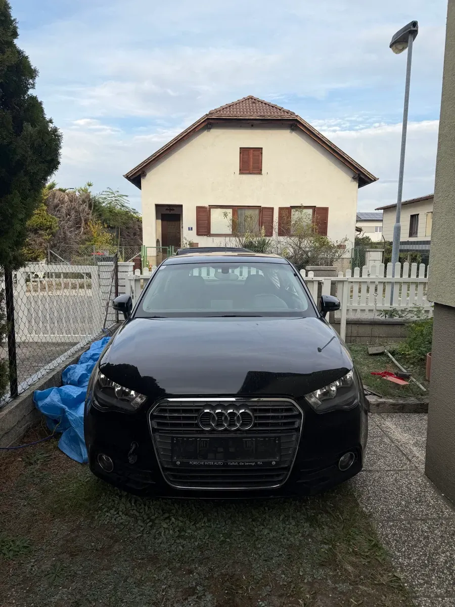Audi A1 2011 photo 2