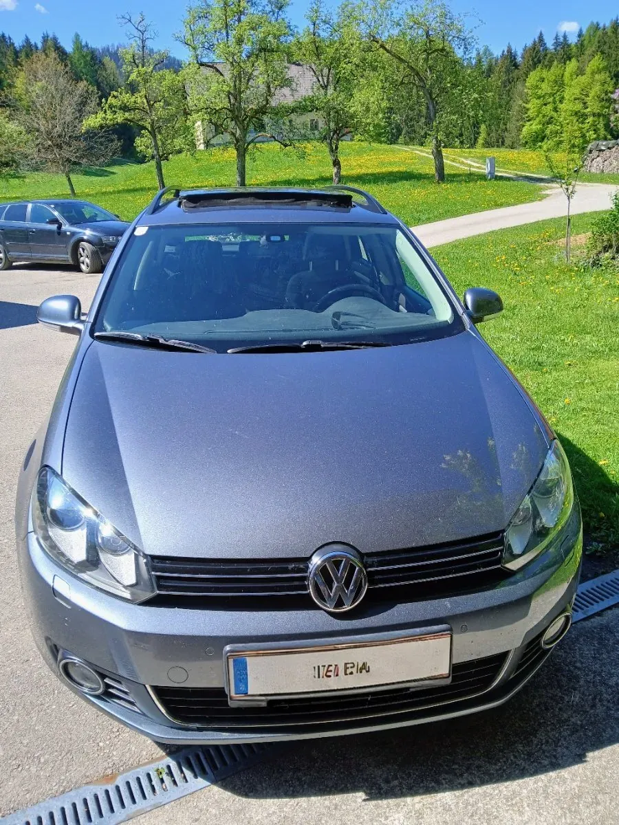 Volkswagen Golf 2012 photo 2