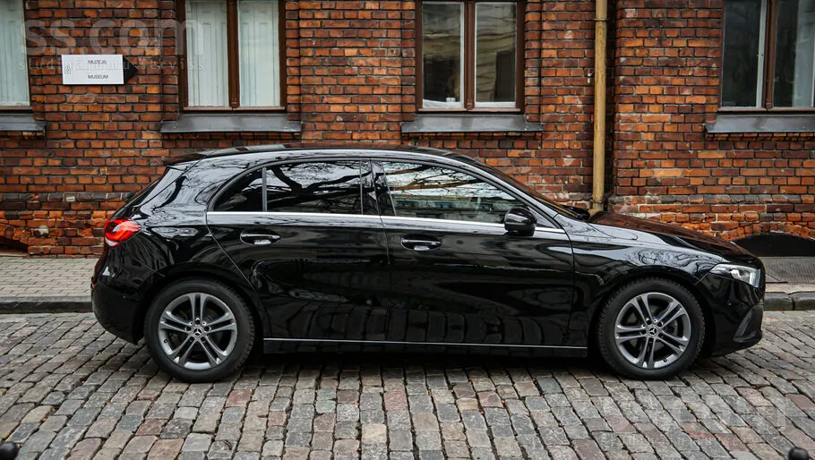 Mercedes-Benz A180 2018 photo 5