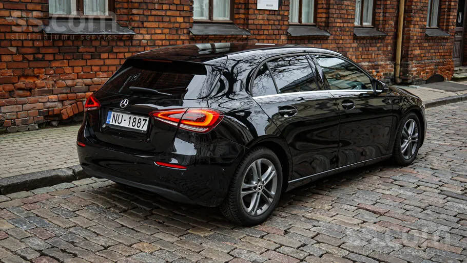 Mercedes-Benz A180 2018 photo 4