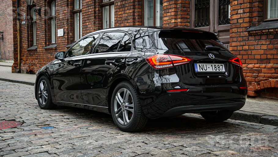 Mercedes-Benz A180 2018 photo 3