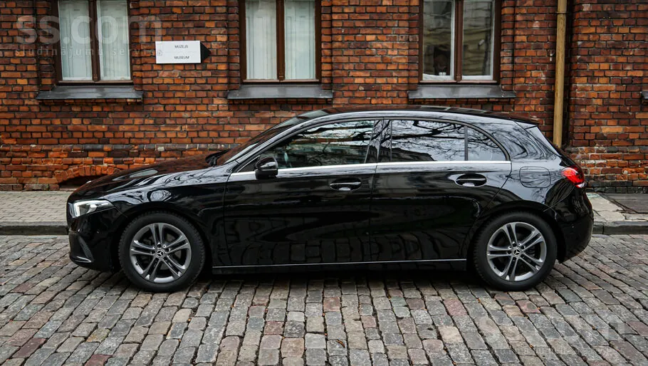 Mercedes-Benz A180 2018 photo 2