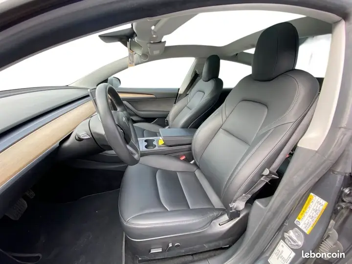Tesla Model 3 2022 photo 4