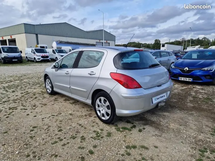 Peugeot 308 2010 photo 4