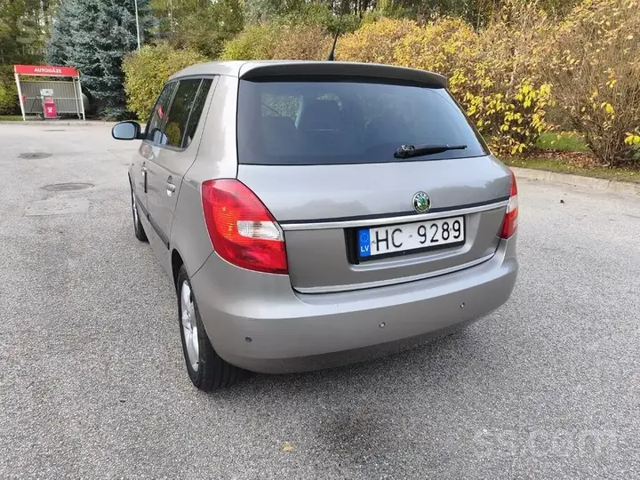 Skoda Fabia 2008 photo 4