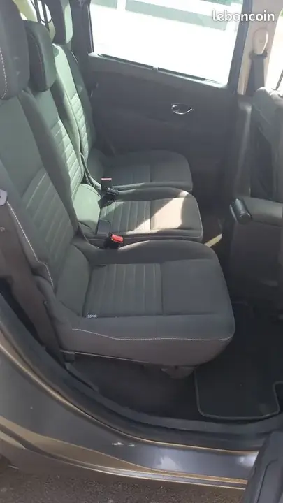 Renault Scenic 2015 photo 2