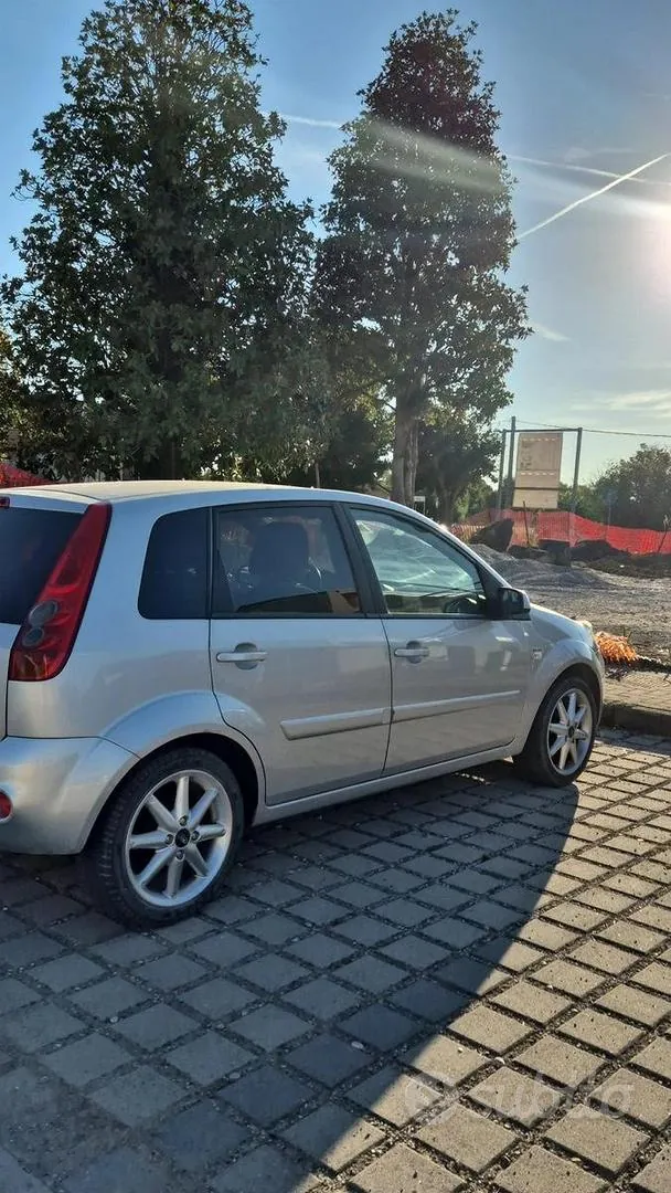 Ford Fiesta 2007 photo 5