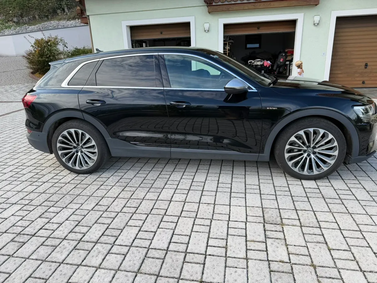 Audi E-Tron 2021 photo 3