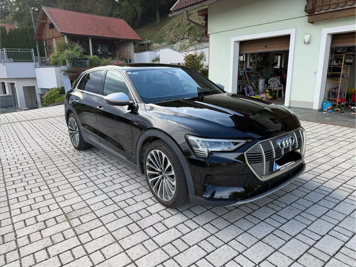 Audi E-Tron 2021 photo 2