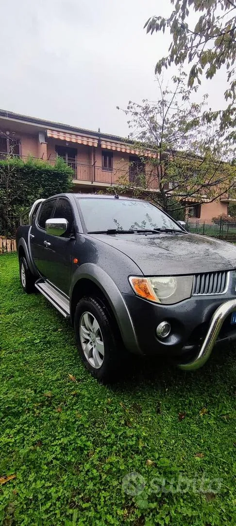 Mitsubishi L200 2006 photo 2