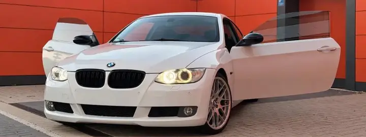 BMW 330I