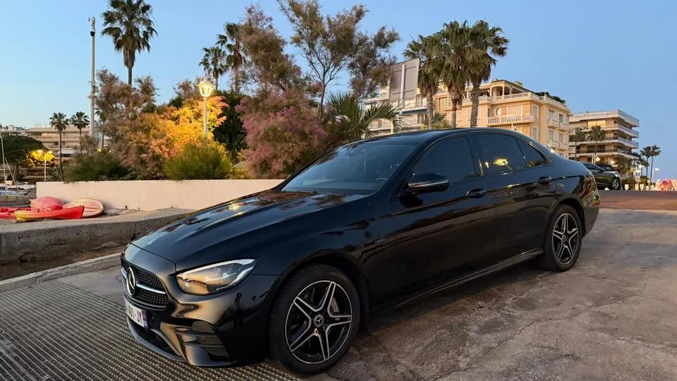 Mercedes-Benz E 220 Amg