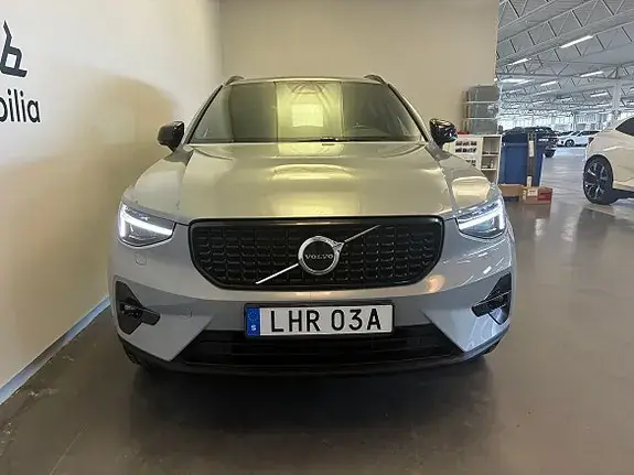 Volvo Xc40 2025 photo 2
