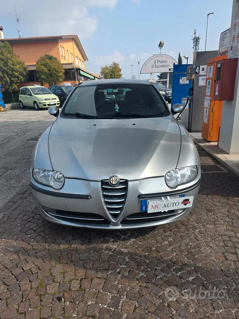 Alfa Romeo 147 2001 photo 2