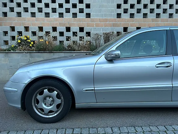 Mercedes-Benz E200 D 2005 photo 4