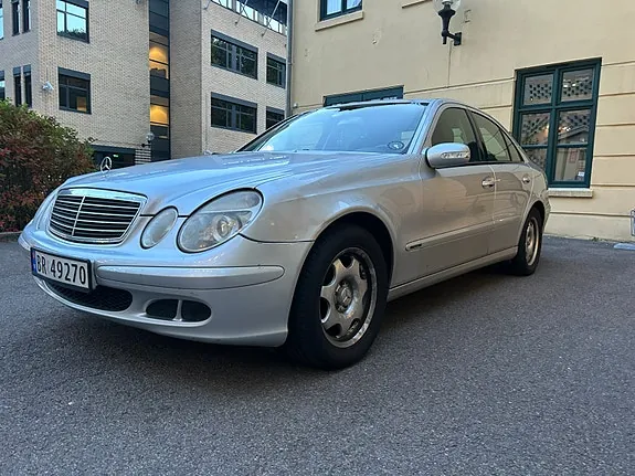 Mercedes-Benz E200 D 2005 photo 2