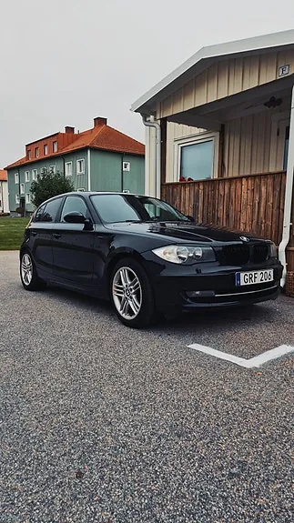 BMW 118D 2008 photo 2