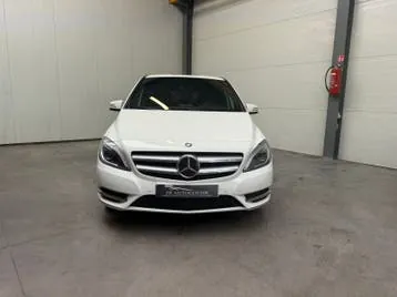 Mercedes-Benz B180