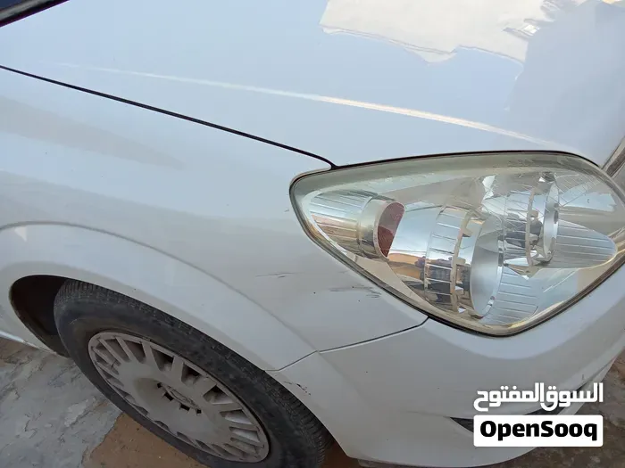 Opel Astra 2009 photo 3