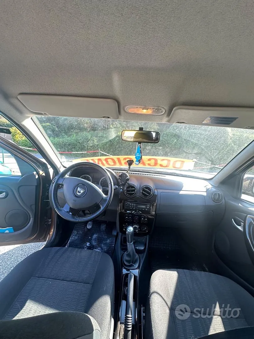 Dacia Duster 2011 photo 4