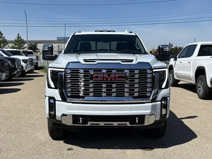 GMC Sierra 2500Hd 2026 photo 3
