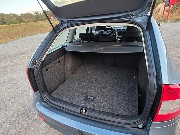 Skoda Octavia 2011 photo 3
