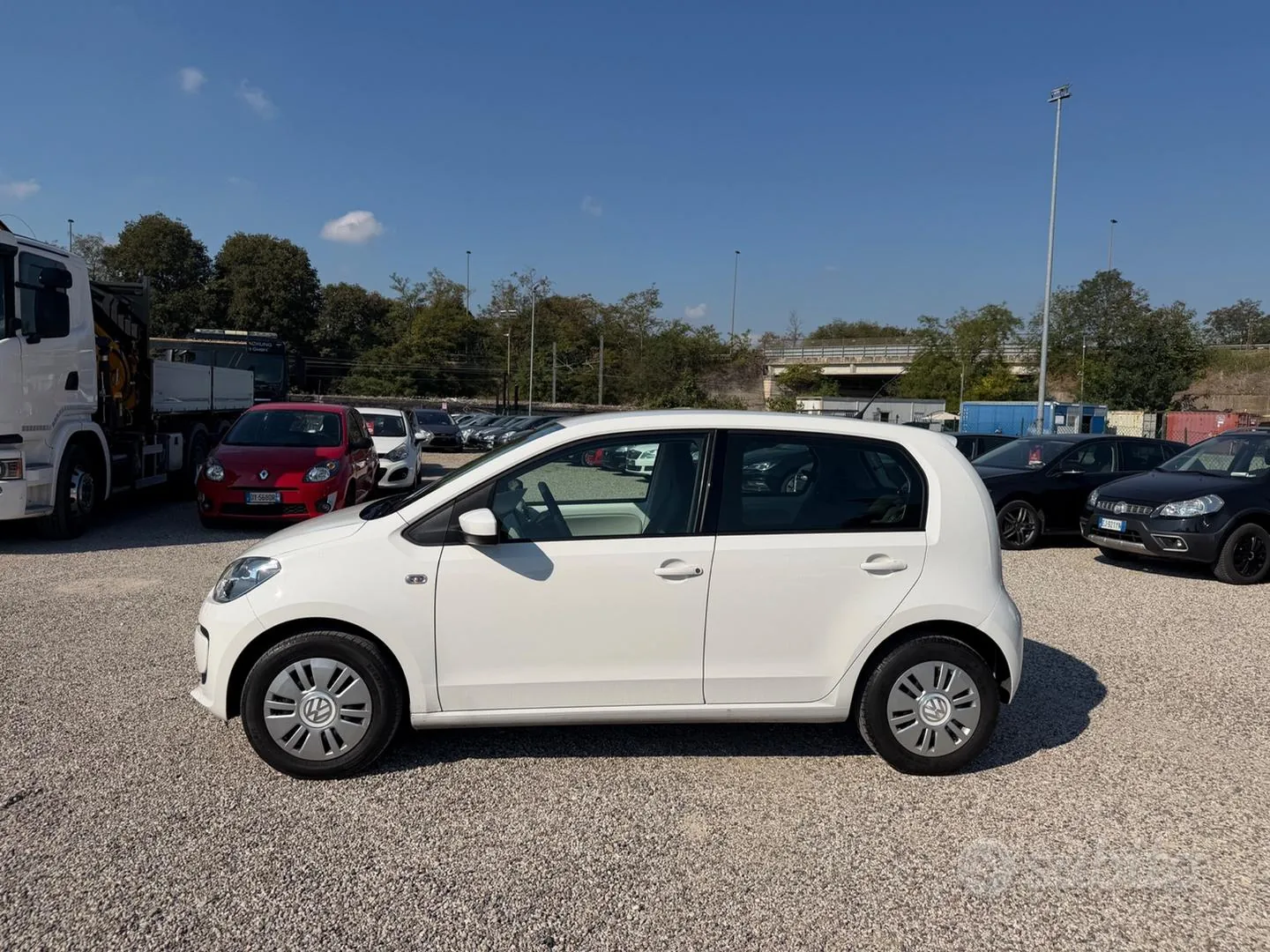 Volkswagen Up 2012 photo 3