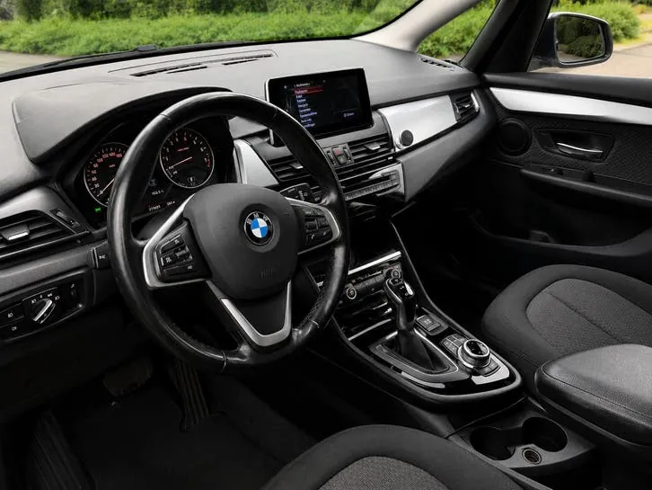 BMW 2 Series Active Tourer 2016 photo 2