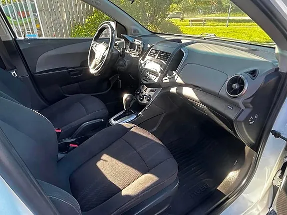 Chevrolet Aveo 2012 photo 4