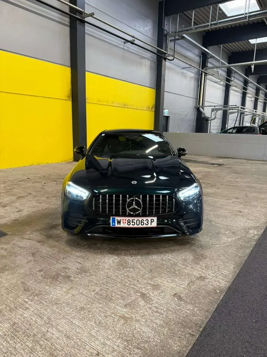 Mercedes-Benz E-Class 2022 photo 2