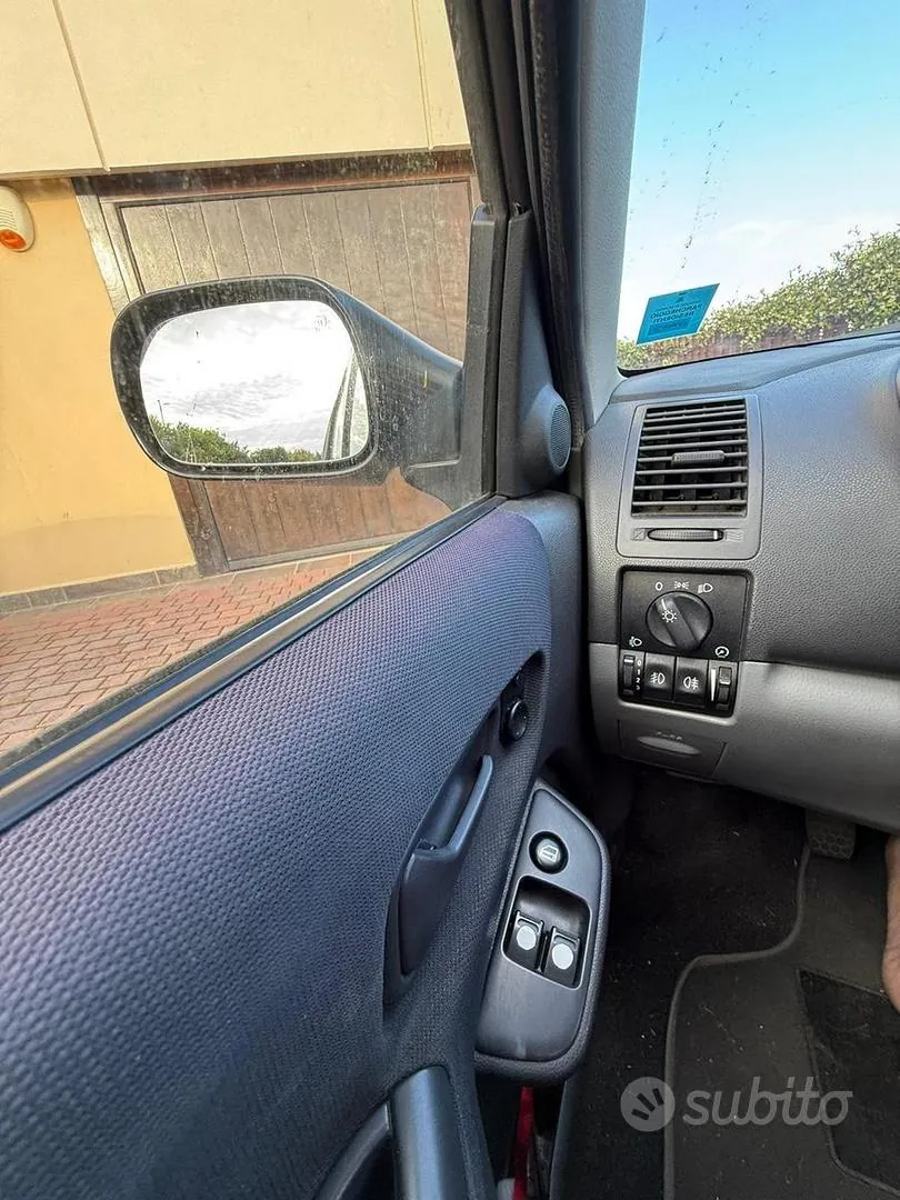 Suzuki Ignis 2005 photo 4