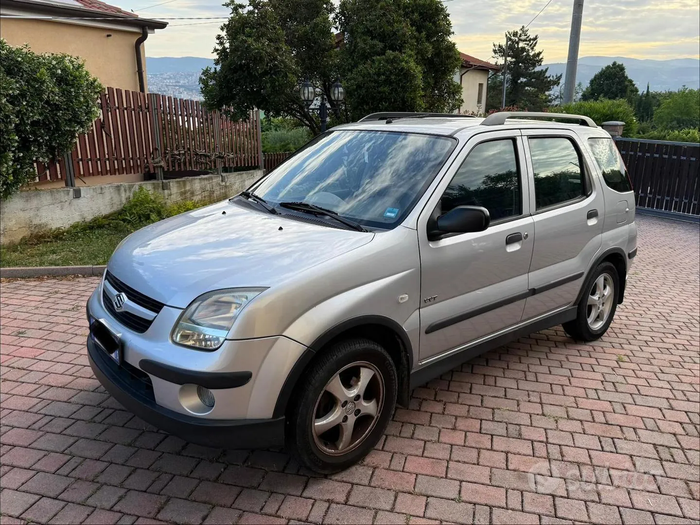 Suzuki Ignis 2005 photo 2