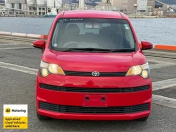 Toyota Spade 2015 photo 3