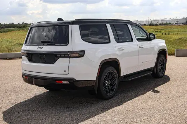 Jeep Grand Wagoneer 2026 photo 3