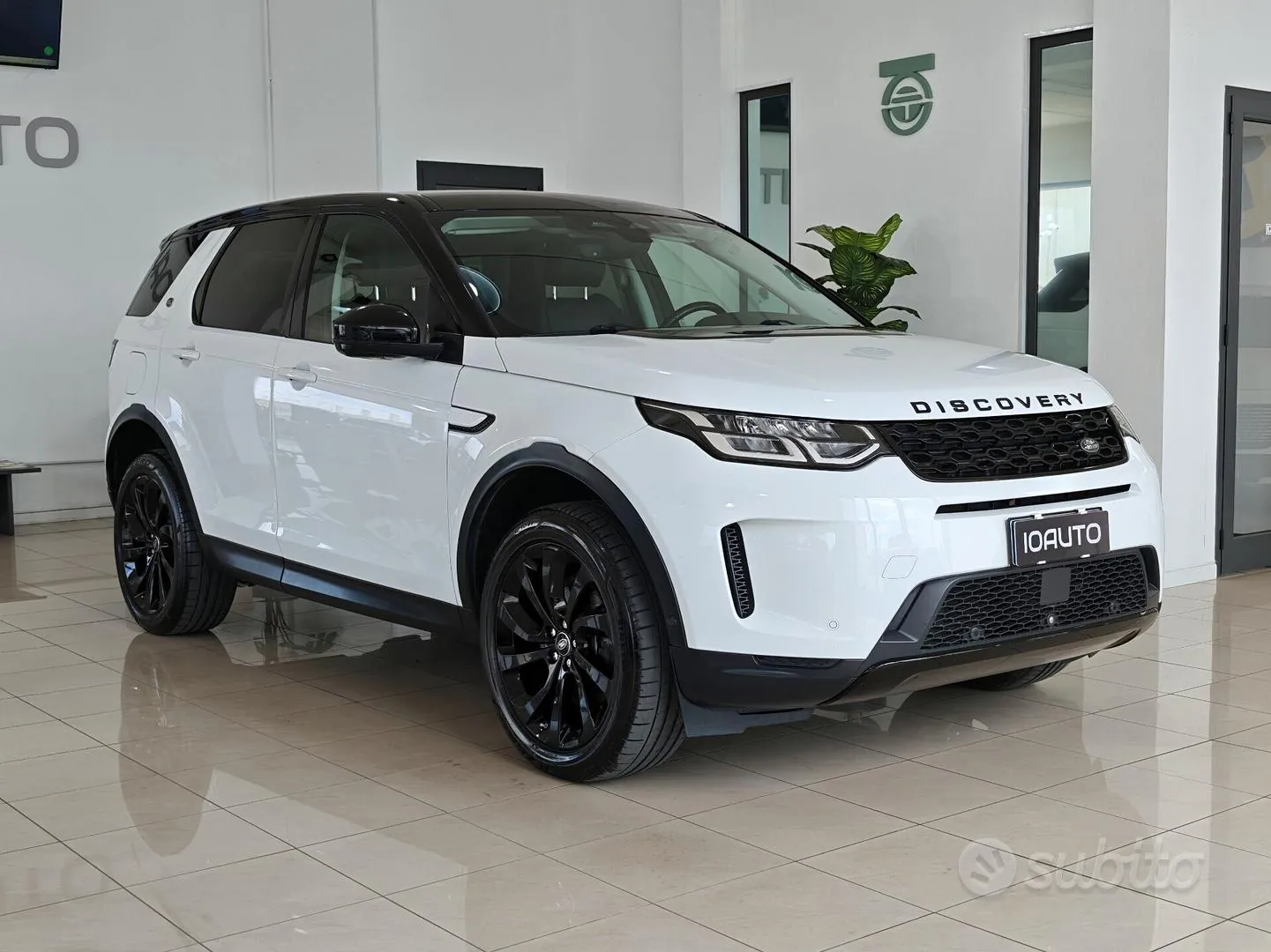 Land Rover Discovery Sport 2021 photo 3