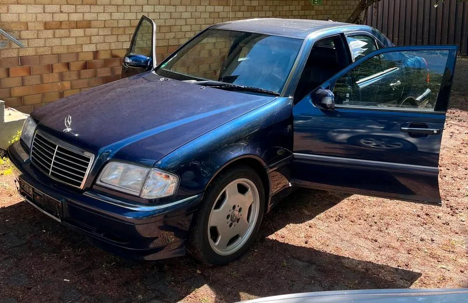 Mercedes-Benz C 240
