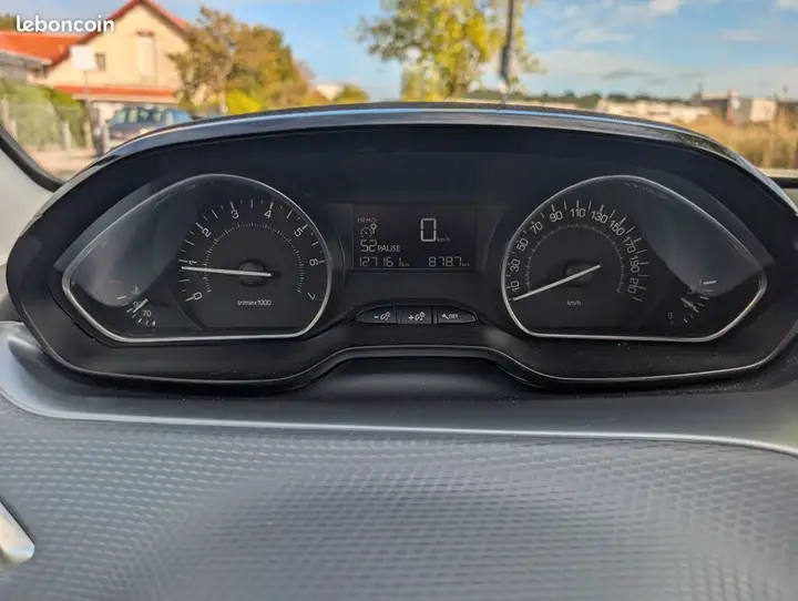 Peugeot 208 2016 photo 4