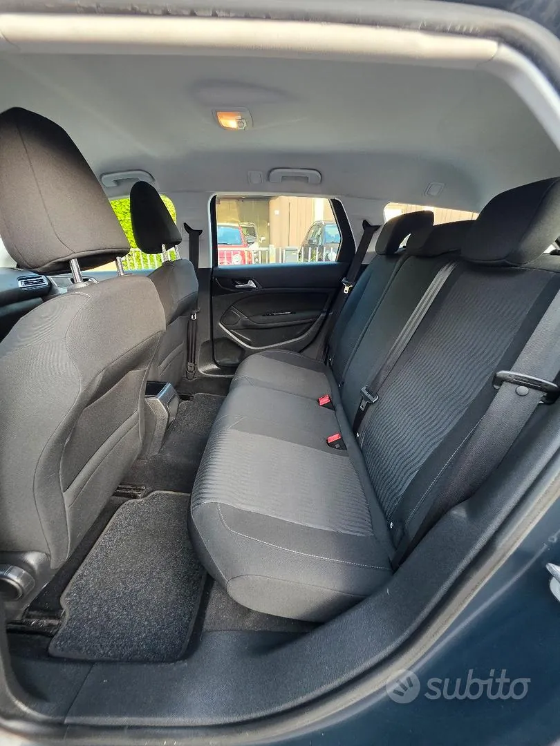 Peugeot 308 2017 photo 4