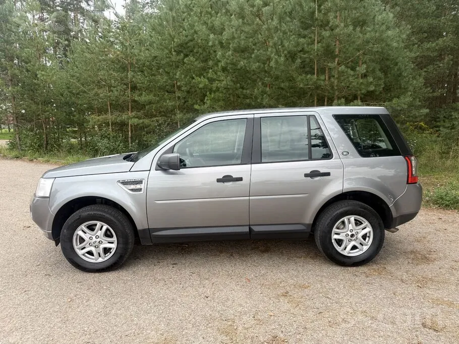Land Rover Freelander 2012 photo 5