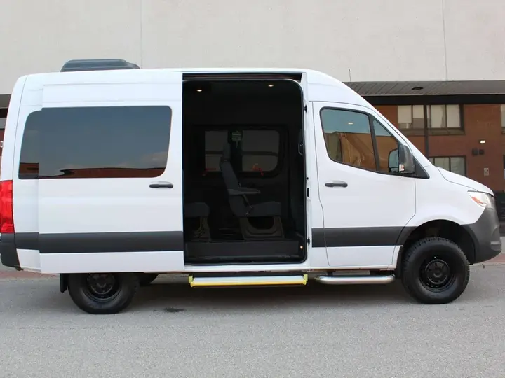 Mercedes-Benz Sprinter 2021 photo 4