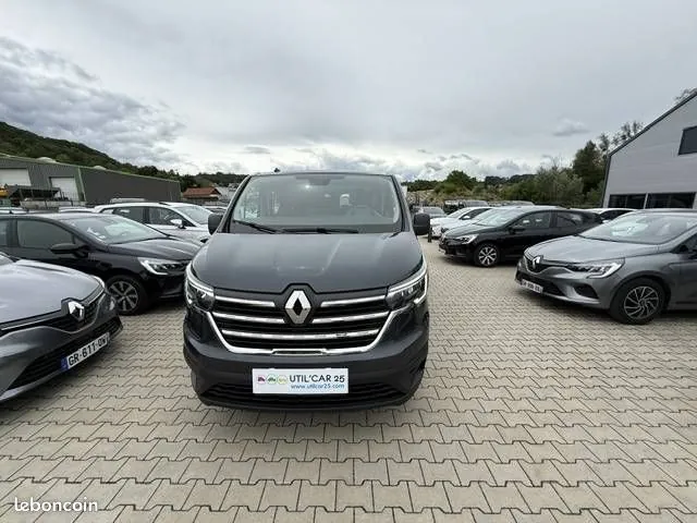 Renault Trafic 2022 photo 2