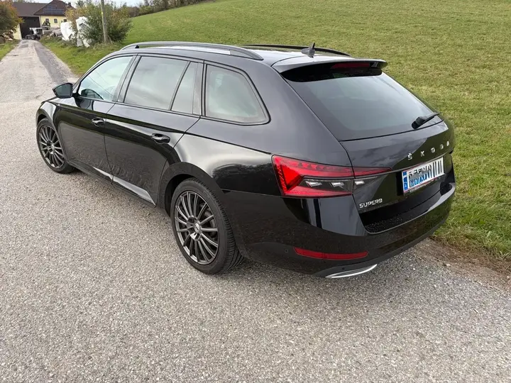 Skoda Superb 2019 photo 2