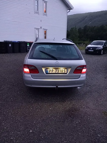 Mercedes-Benz E220 2007 photo 4