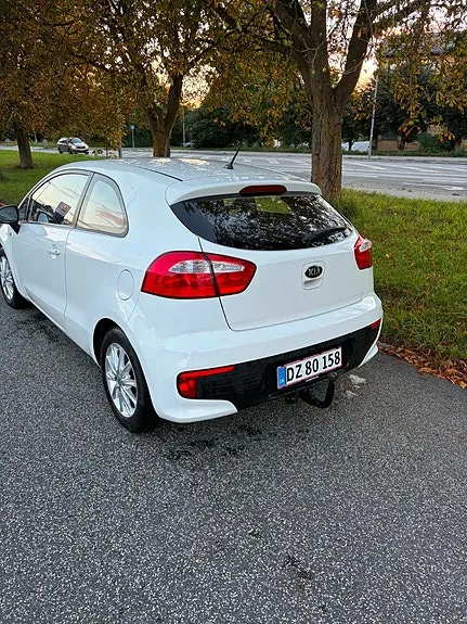 Kia Rio 2015 photo 2