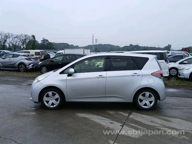 Toyota Ractis G 2015 photo 4