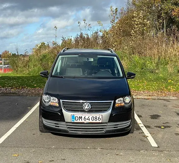 Volkswagen Touran 2009 photo 4
